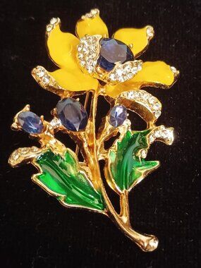 Purple Glass Rhinestone Yellow Flowers Purple Centers Brooch